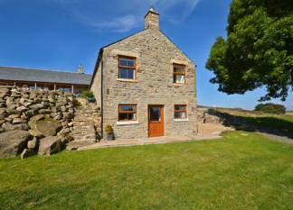 Curlew Cottage self catering holiday cottage accommodation - spacious cottage with uninterrupted views of North Pennines and Hadrian's Wall country Northumberland North East England uk